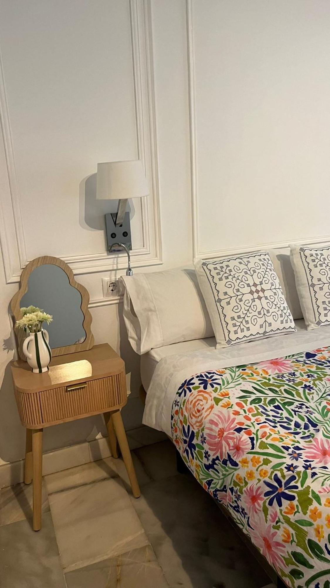 Apartamento En Casco Antiguo - Plaza De La Gavidia Sevilla Kültér fotó